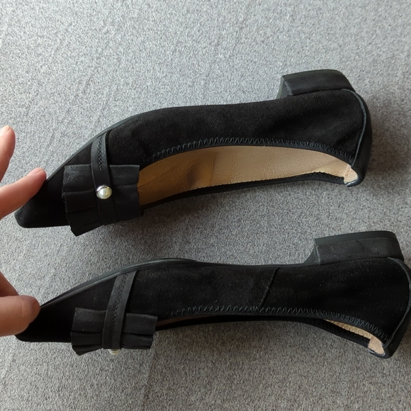 Hispanitas Size 37 (US 6.5) Black Suede Pointed Toe Flat Shoes - Picture 7 of 8